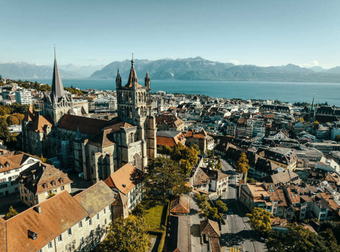 0011_Schoene Aussichten Touristik_ST_Lausanne-Old-Town_94413